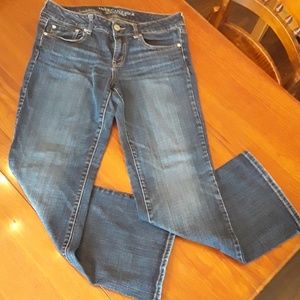 AMERICAN EAGLE JEANS